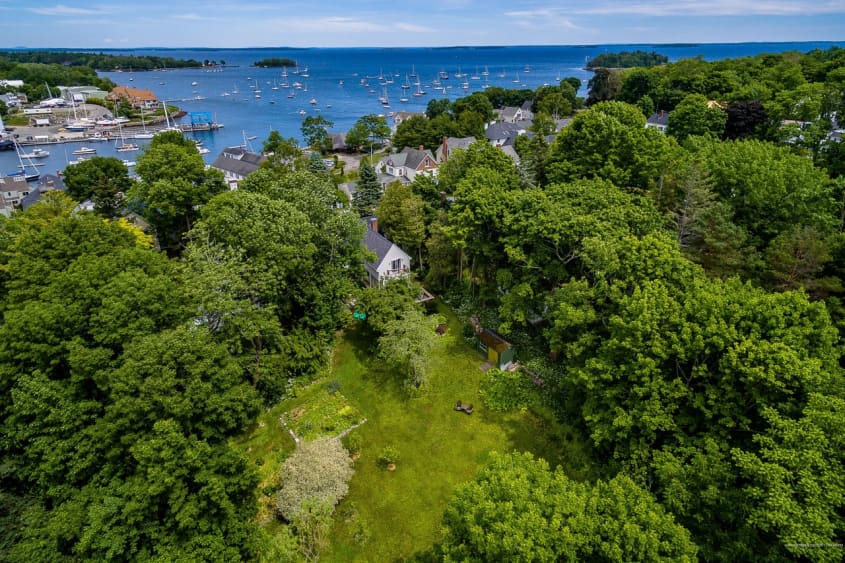 65 Chestnut St., Camden, Maine — Farmhouses for Sale Apartment Therapy