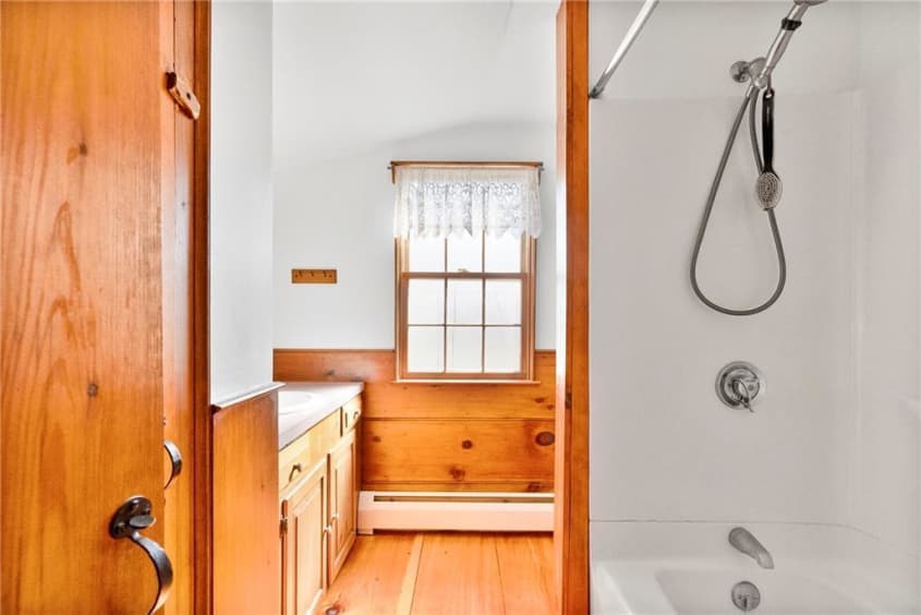 Antique Homes for Sale — 9 Rams Tail Road, Foster, RI Apartment Therapy