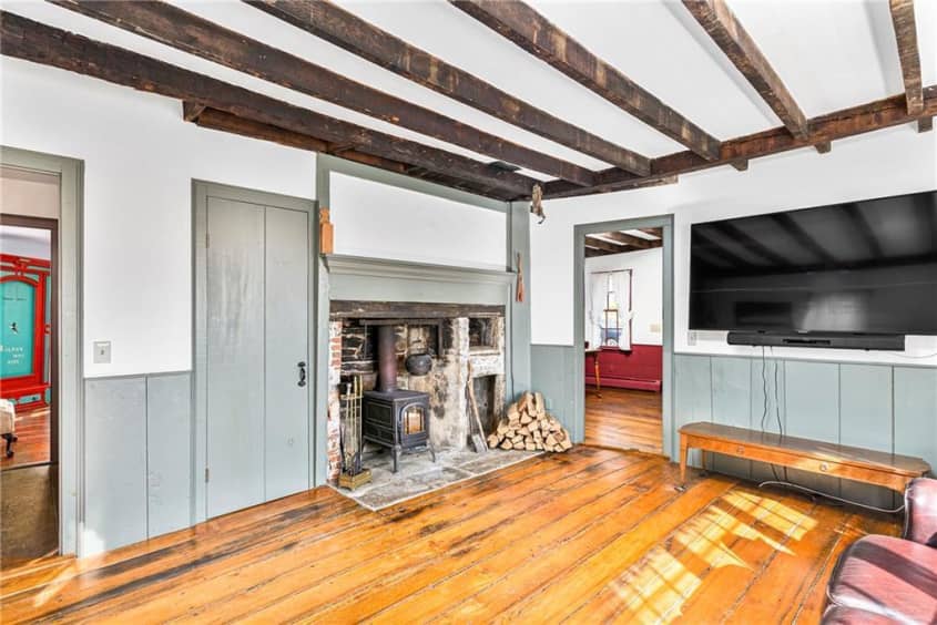 Antique Homes for Sale — 9 Rams Tail Road, Foster, RI Apartment Therapy