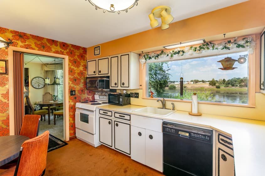 Time Capsule Homes for Sale — 106 7th St., Prosser, Washington Apartment Therapy