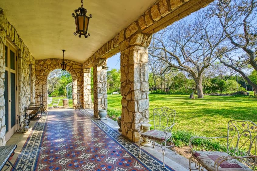 Stone Castle for Sale in Texas — 1126 Jackson Rd, Kerrville | Apartment ...