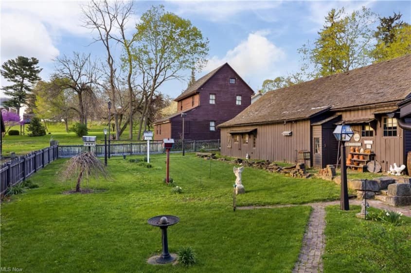 Log Cabin for Sale — 199 E 3rd St., Zoar, Ohio Apartment Therapy