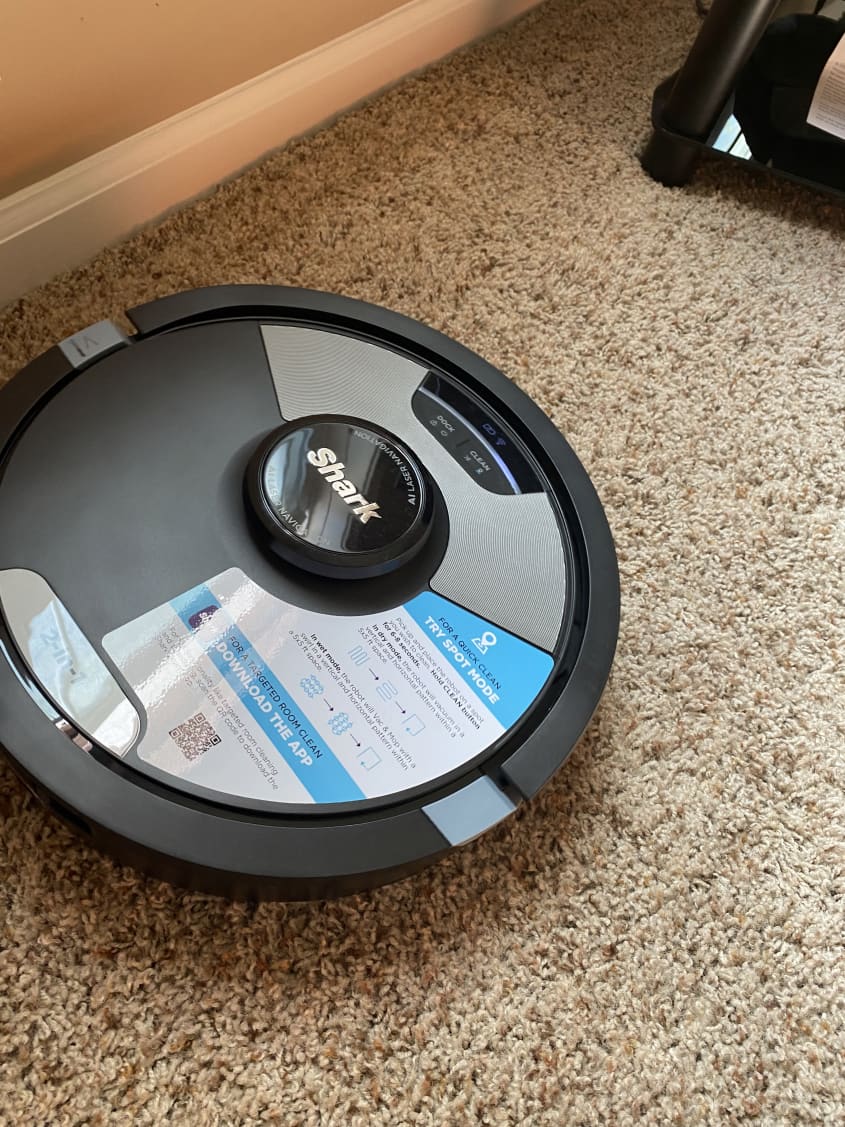 Robot floor best sale cleaner shark vacuum