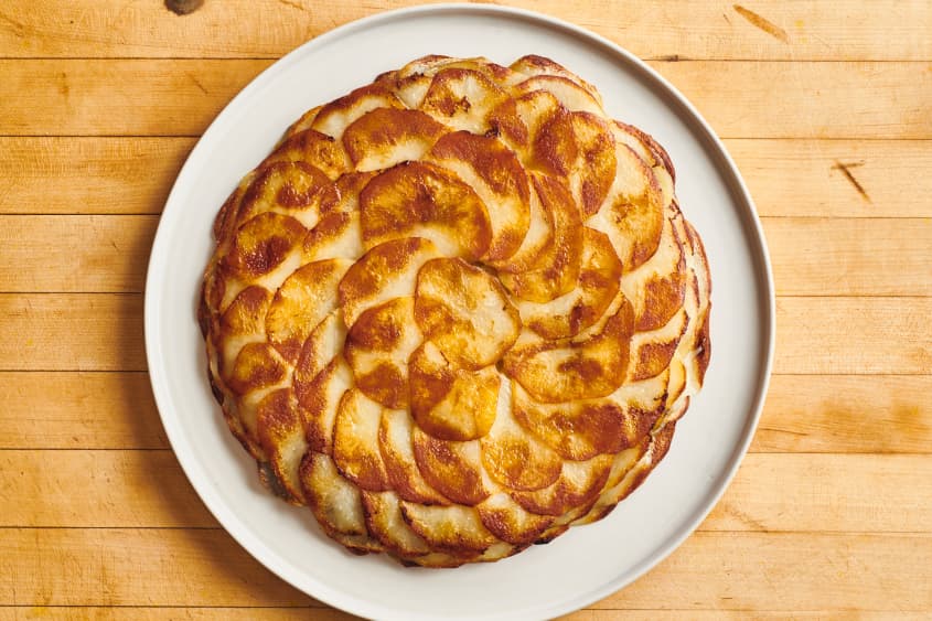 finsihed pommes anna sit on a plate