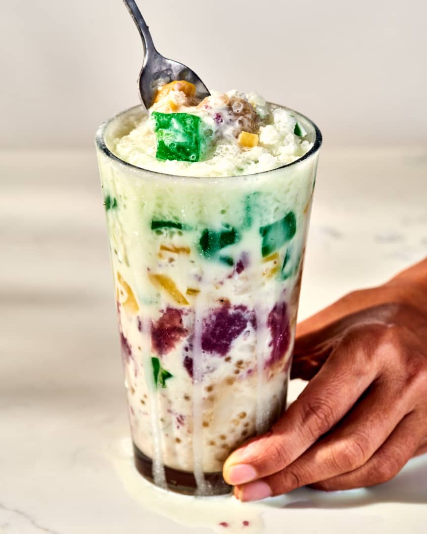 halo halo in a pint glass