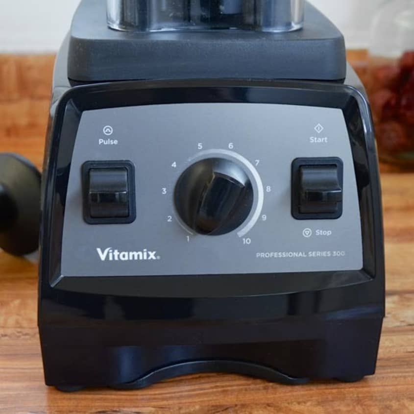 The Kitchn Reviews the Vitamix Professional Series 300 Blender 