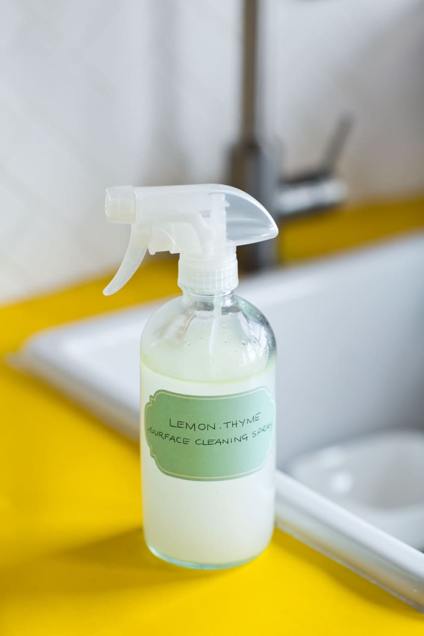 How to Make Vinegar Cleaning Spray (That Smells Good!)