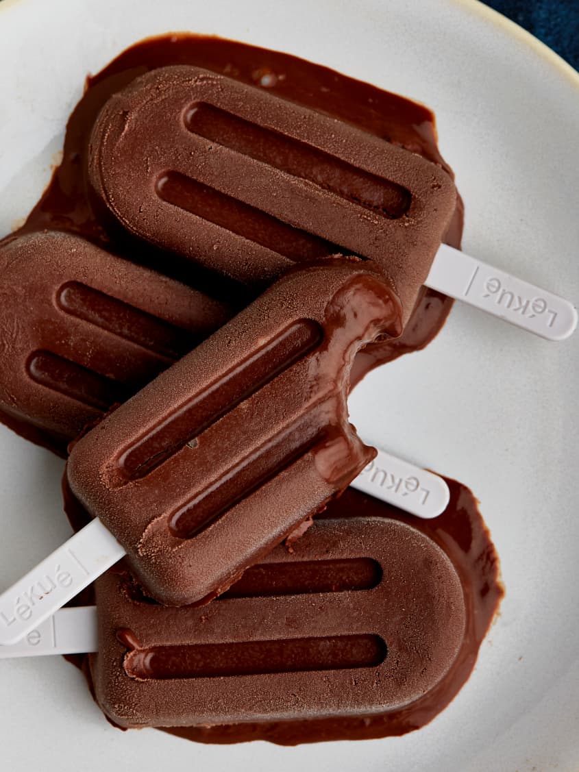 How To Make Easy Homemade Fudge Pops Homemade Fudgsicles The Kitchn