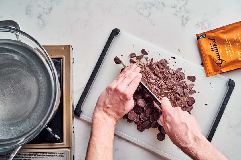How to Make Hot Chocolate Bombs — With or Without a Mold The Kitchn