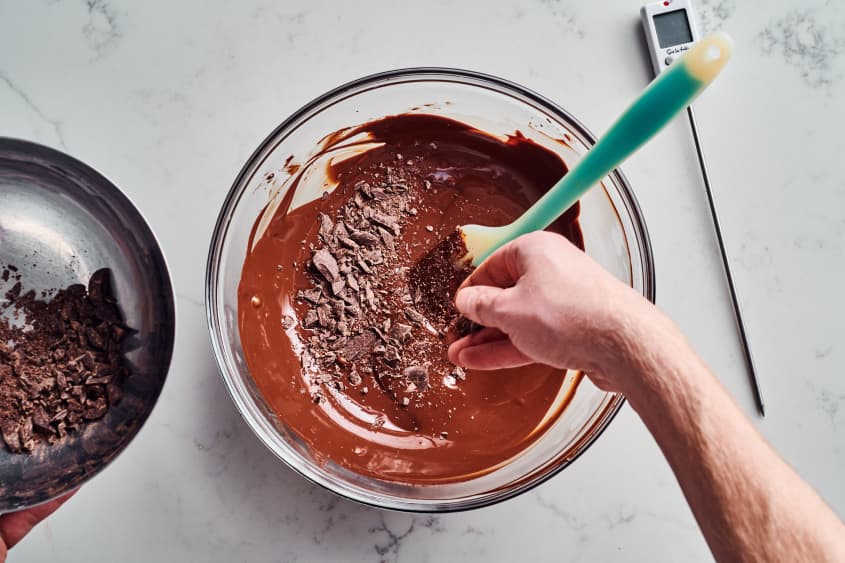 How to Make Hot Chocolate Bombs — With or Without a Mold The Kitchn