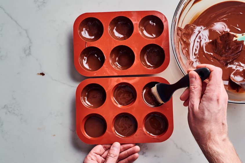 How to Make Hot Chocolate Bombs — With or Without a Mold The Kitchn