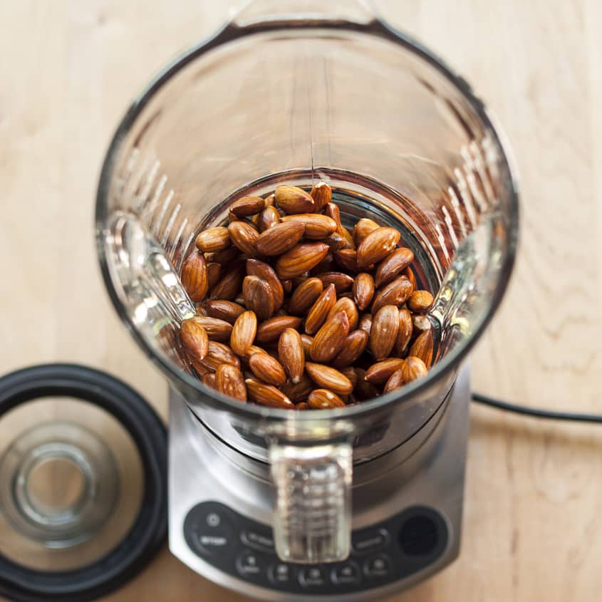 How To Make Almond Milk (Easy Recipe With 3 Ingredients) Kitchn