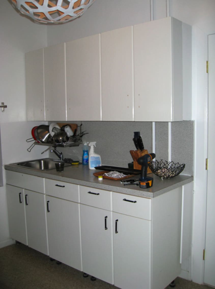 Kitchen Project Cheri Shows Us How To Paint Ugly Laminate Kitchen