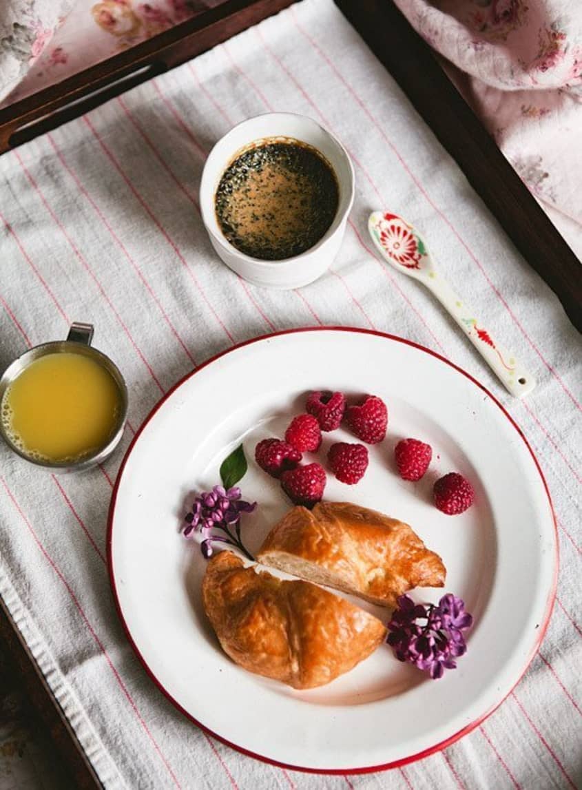 18 Delightful Breakfasts on Trays to Make You Feel Like a Duchess The