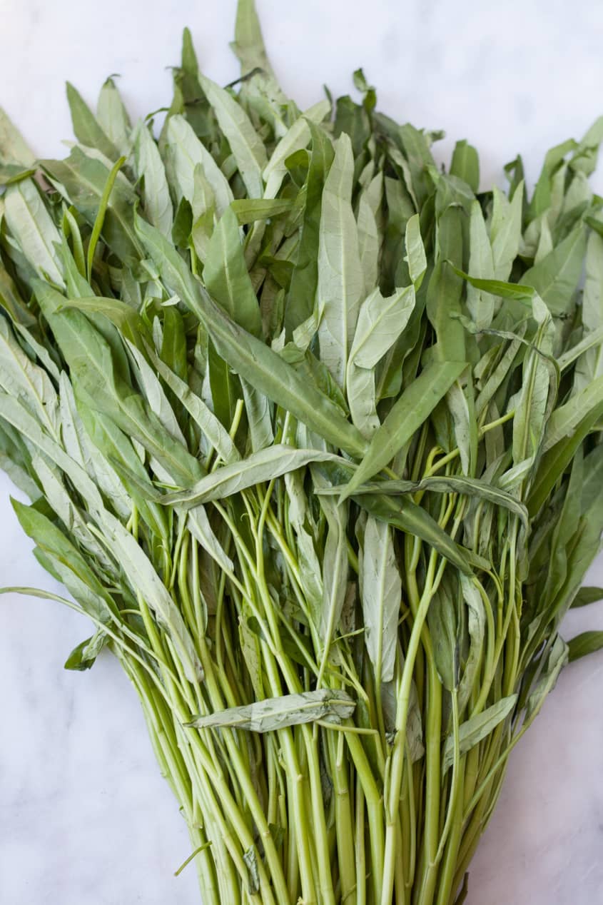 A Visual Guide To 10 Varieties Of Asian Greens The Kitchn   46631d1021f408b65baf02750e0c2b64c0567f1c