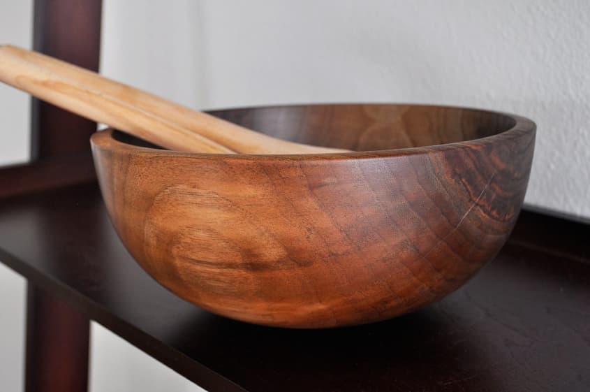 Large wooden serving outlet bowl