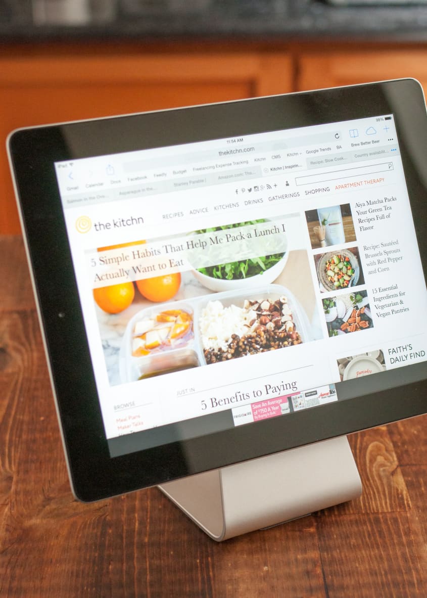 This iPad Stand Has the Gripping Power of a Gecko | The Kitchn