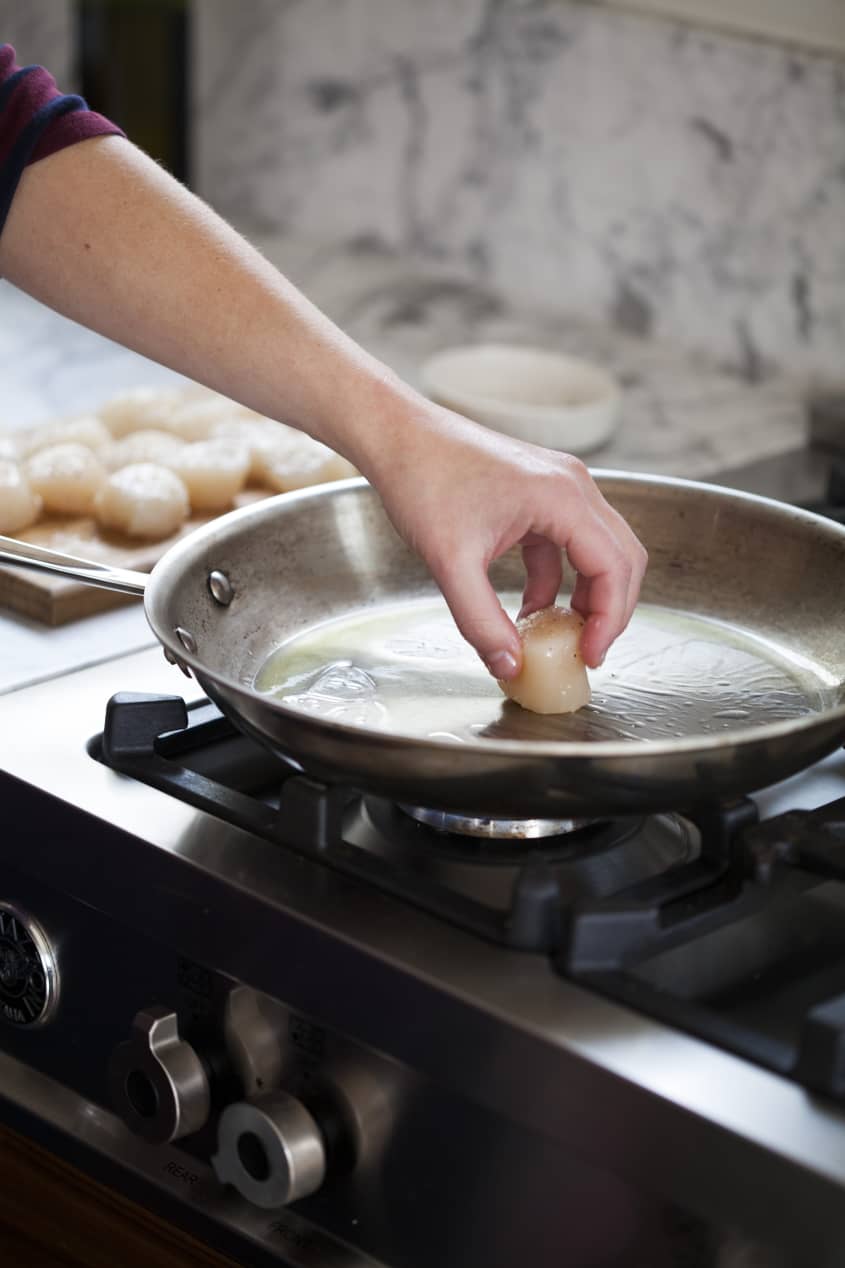 How To Cook Scallops On The Stovetop Easy 5 Minute Recipe The Kitchn   59bd006a39e405e3e421185dadf7c2a3869efaba