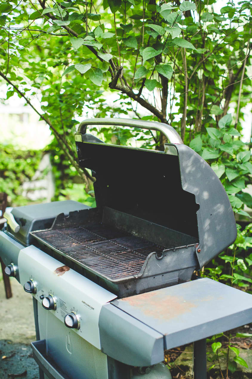 How To Clean a Gas Grill Start to Finish The Kitchn