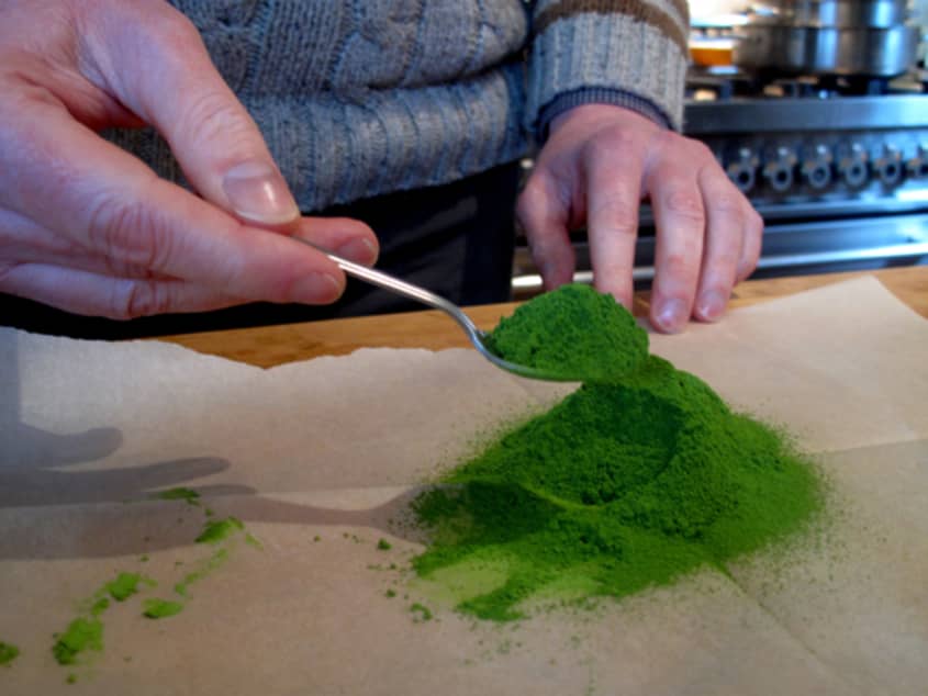 How to Whisk a Bowl of Matcha Green Tea The Kitchn
