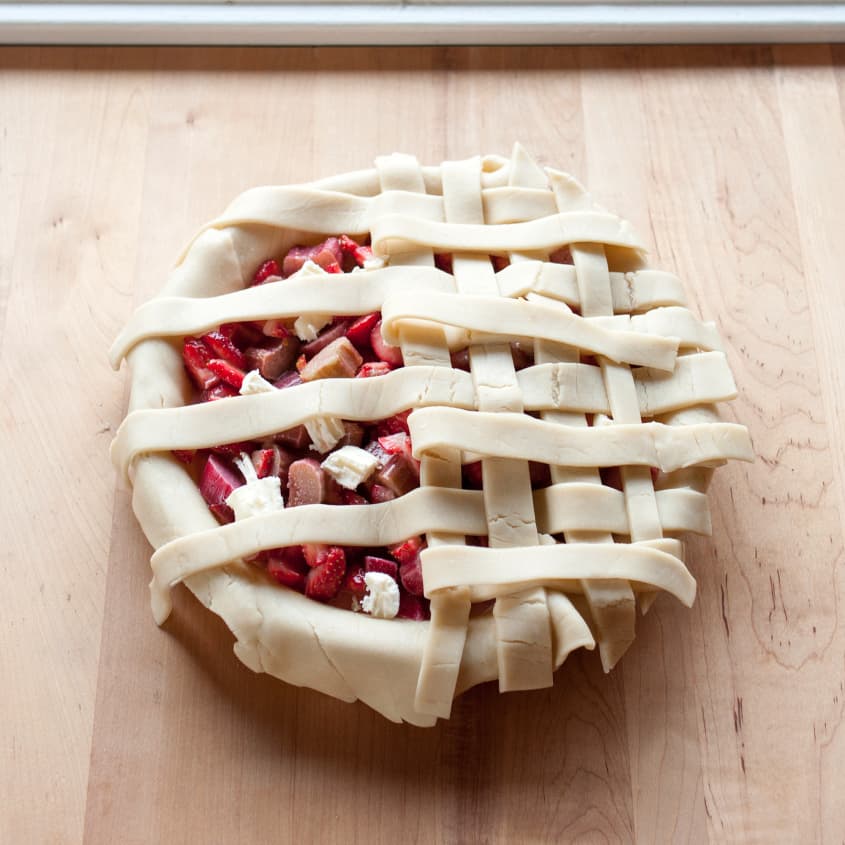 How to Make a Lattice Pie Crust The Kitchn