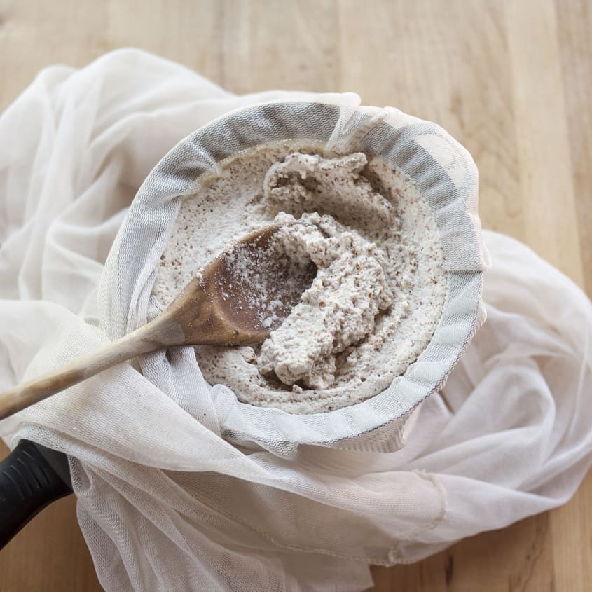 How To Make Almond Milk (Easy Recipe With 3 Ingredients) Kitchn