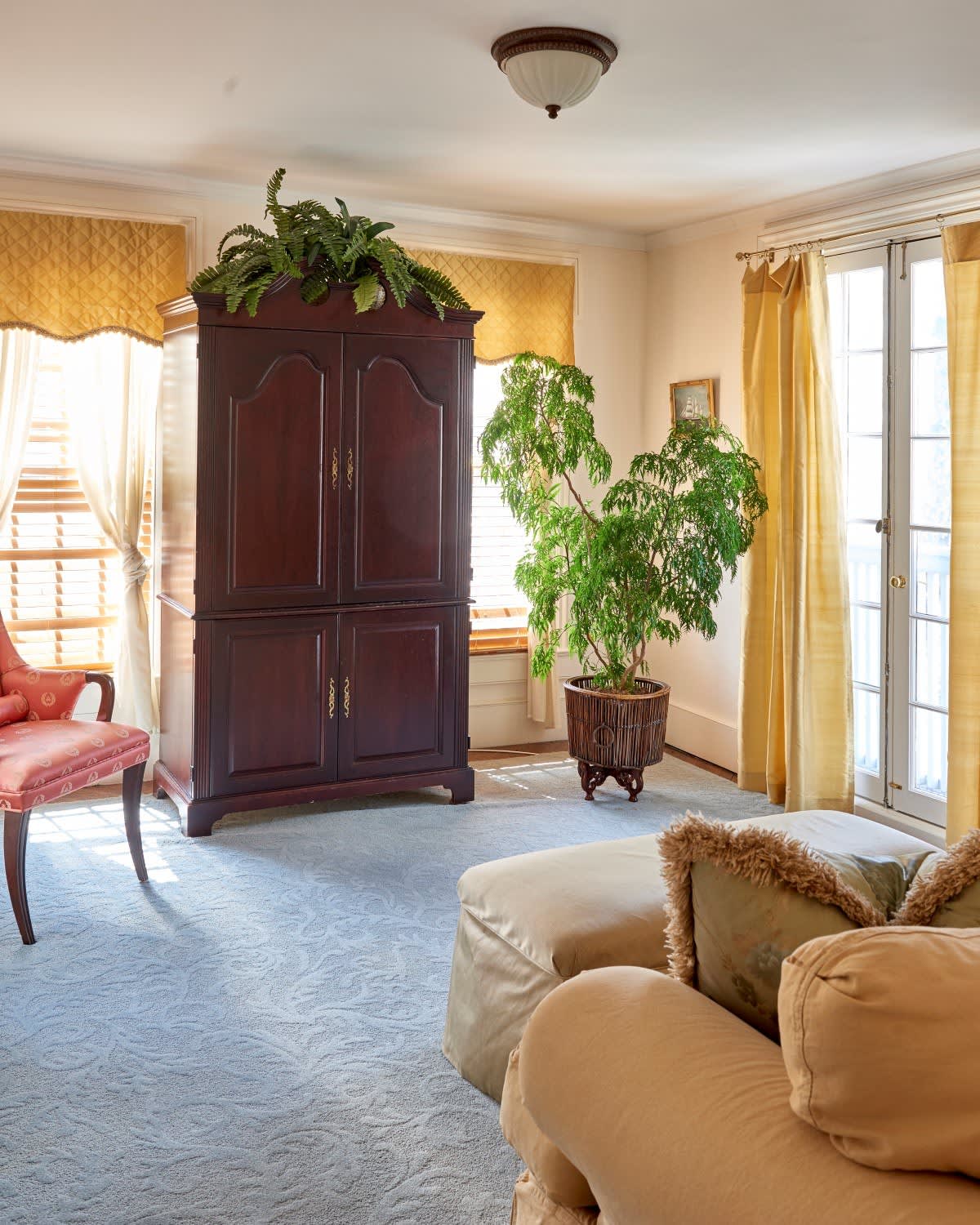 1 Main St, Sharon, CT Apartment Therapy