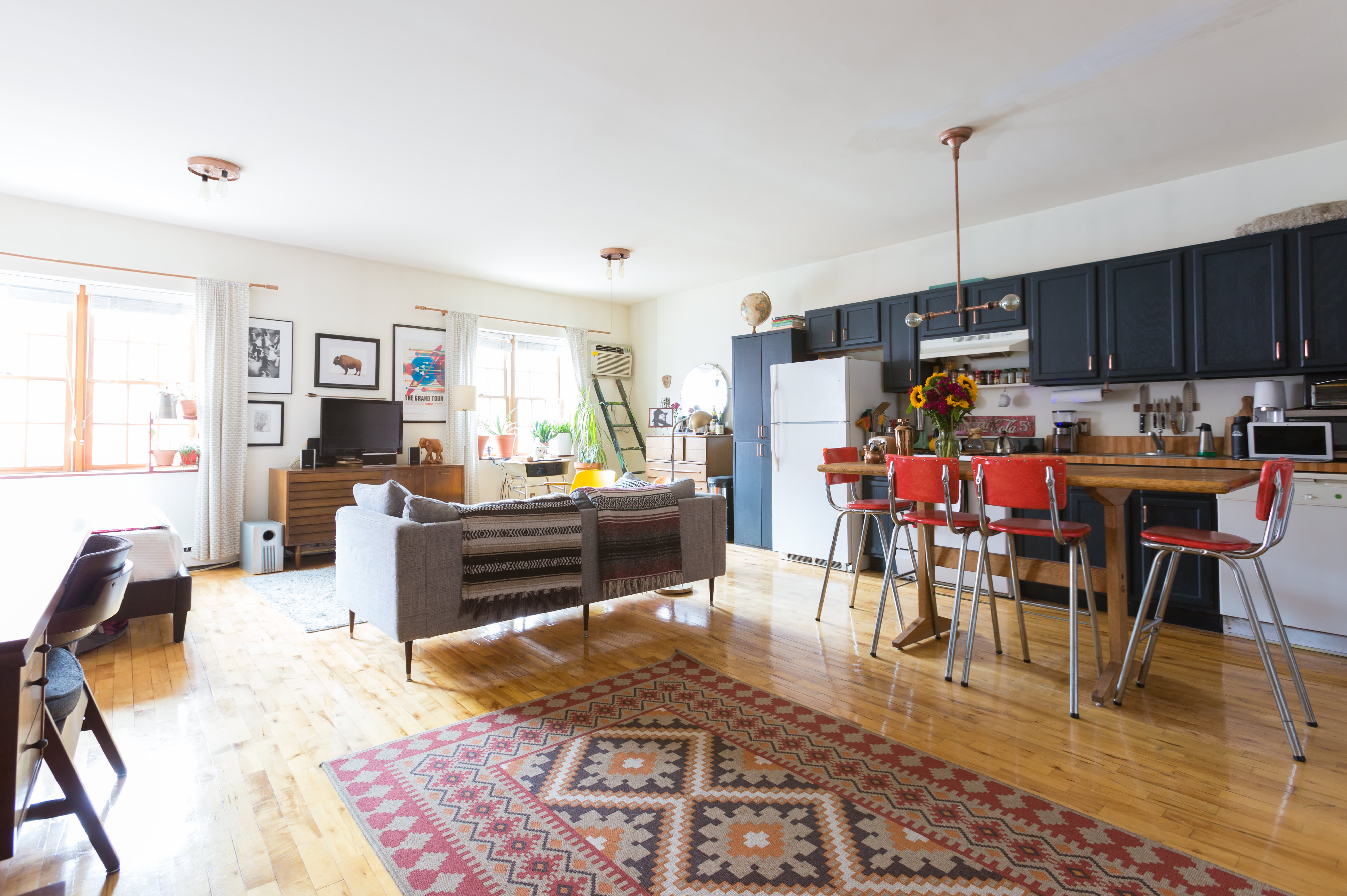 House Tour A 450 Square Foot Maximalist Brooklyn Studio Apartment Therapy