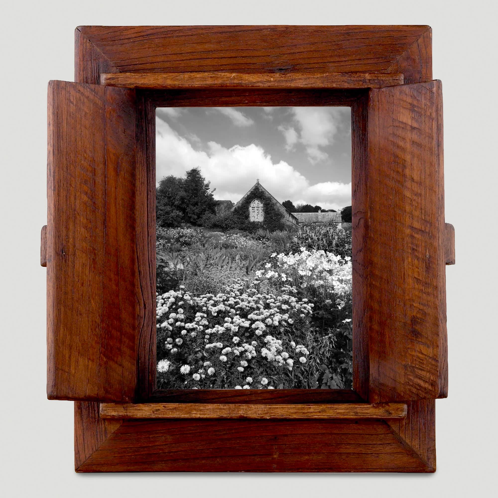 unusual picture frames