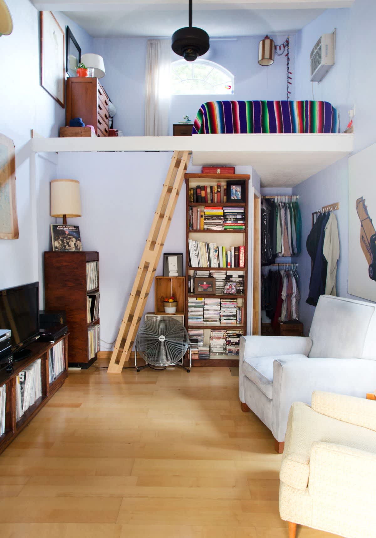 House Tour A Tiny 250 Square Foot Austin Studio Apartment Therapy