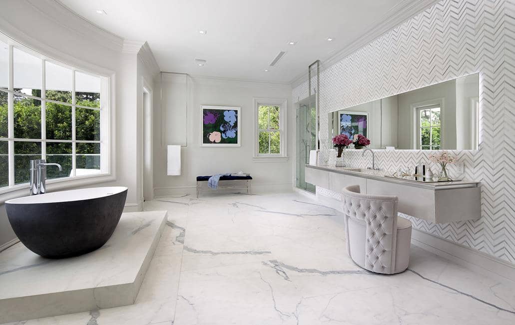 Floyd Mayweather Just Paid $26M Cash for this Beverly ...