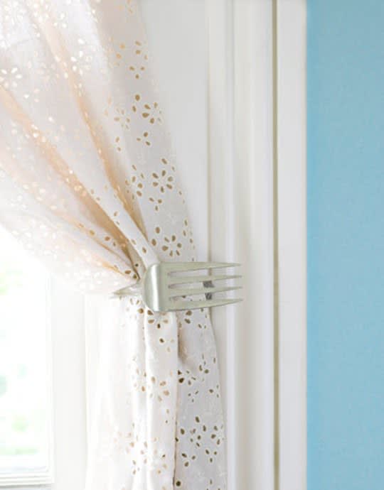 Make It 5 Diy Curtain Tie Backs Apartment Therapy