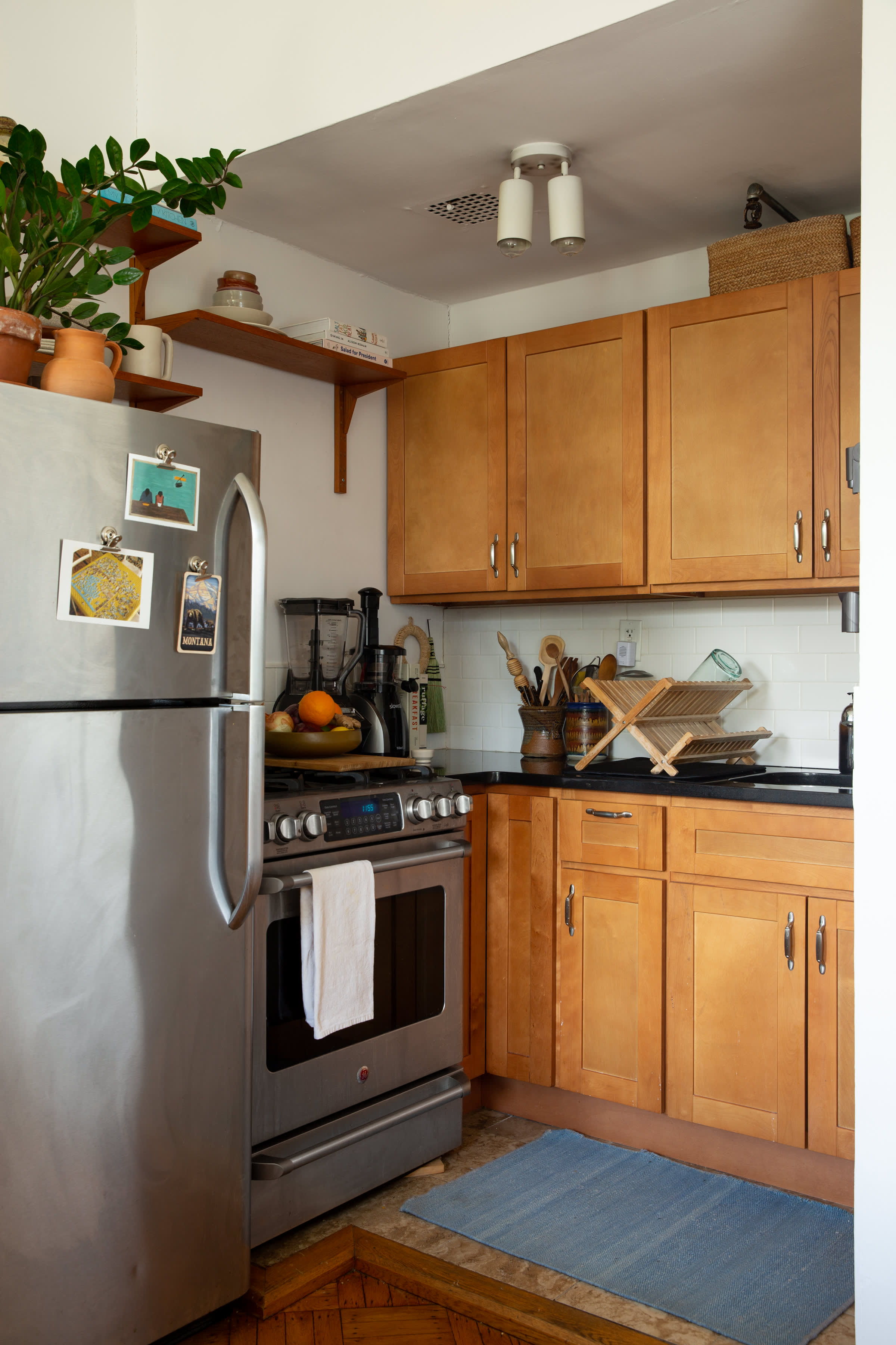 400-Square-Foot Studio Apartment Small Space Tips ...