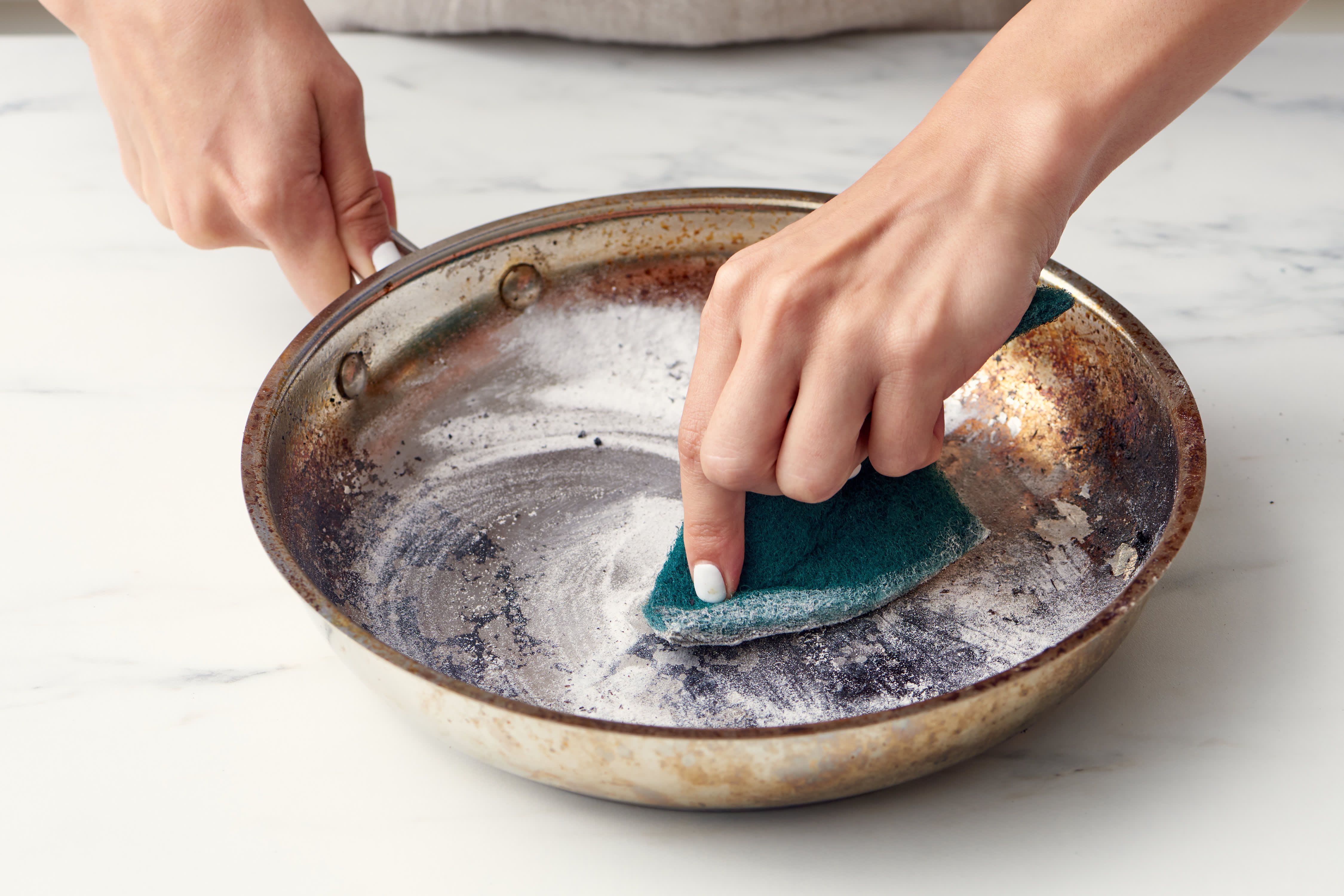 How to Clean a Burnt Pot or Pan How Do You Clean