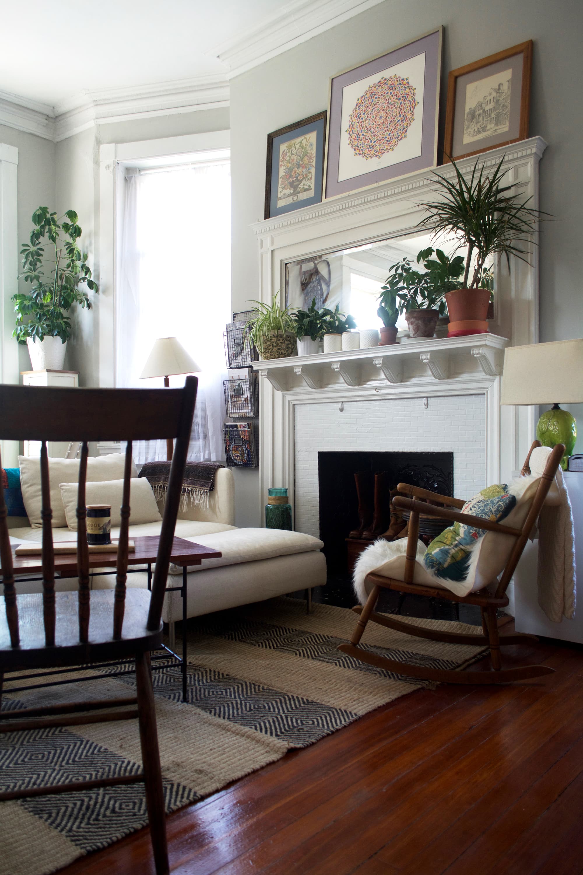 House Tour A Cheery 450 Square Foot Baltimore Studio Apartment