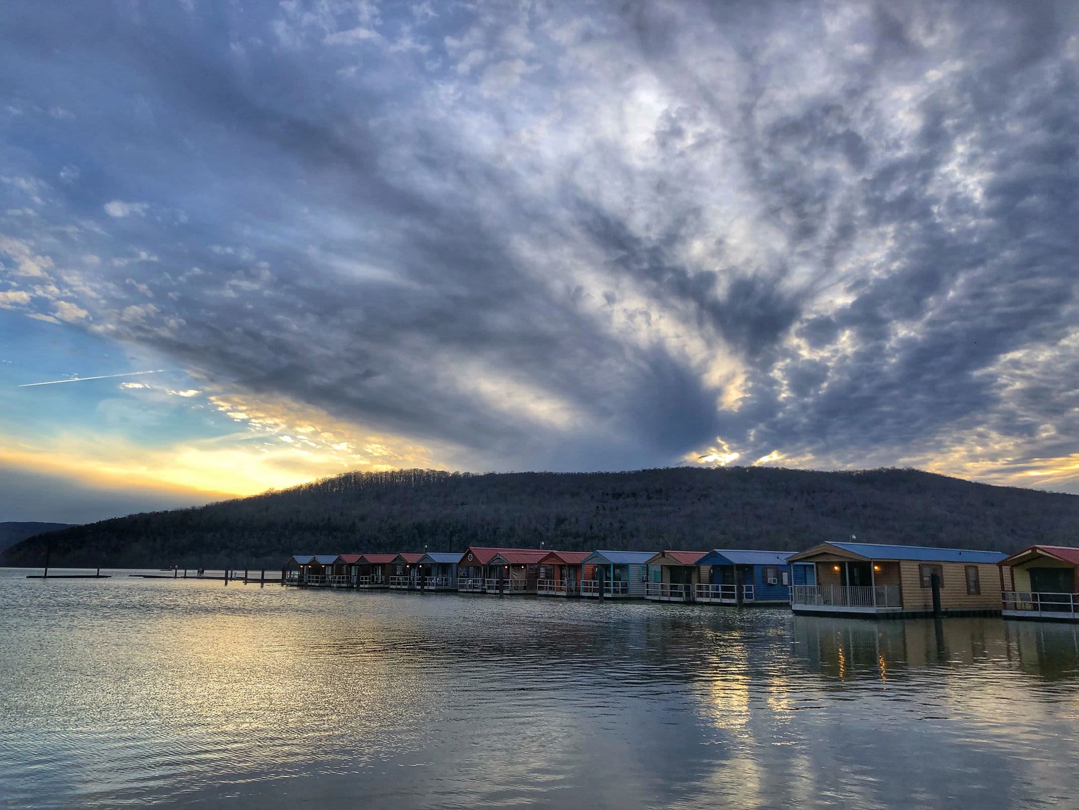 Floating Cabins Tennessee River Rentals Apartment Therapy