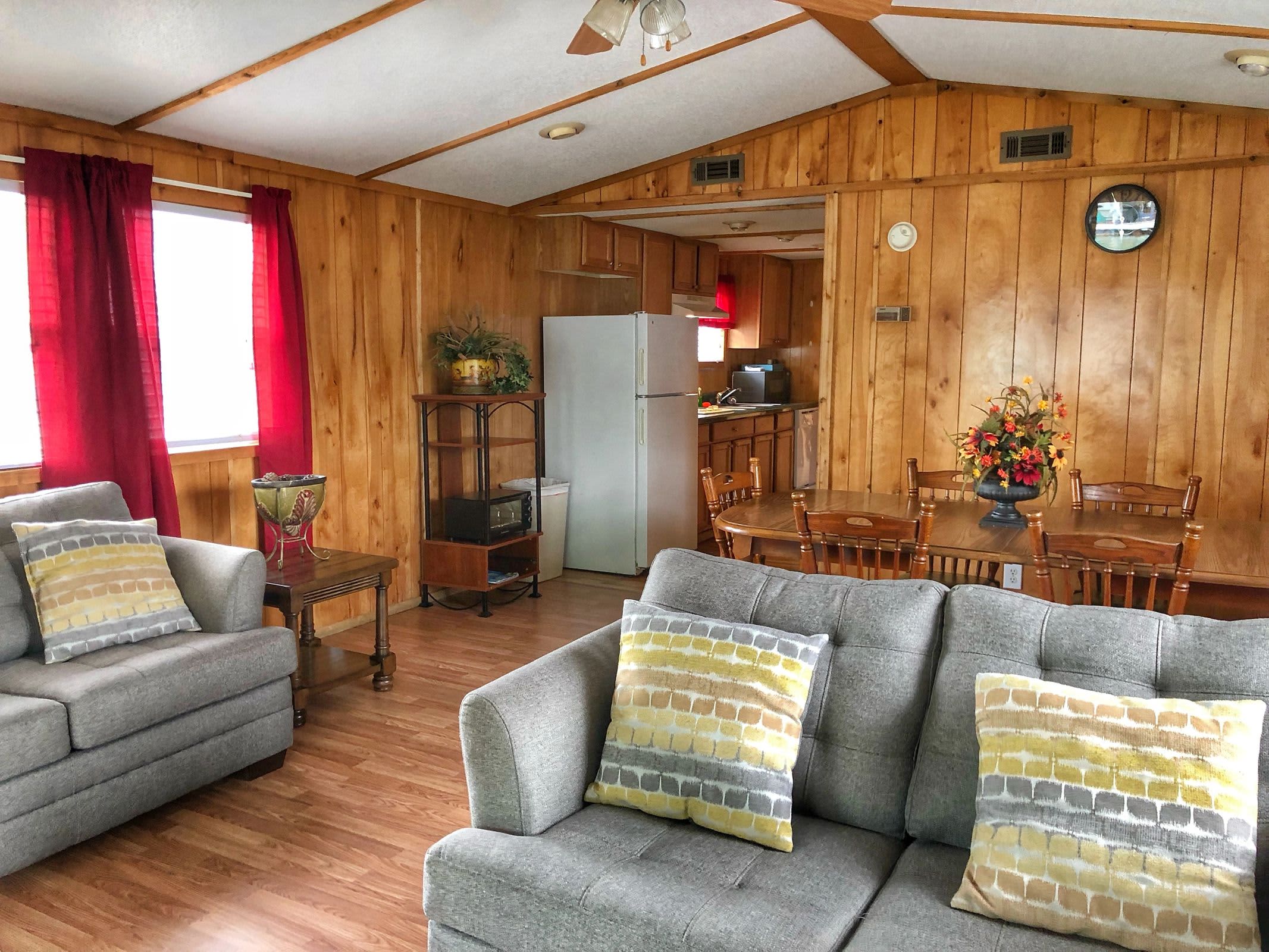 Floating Cabins Near Nashville