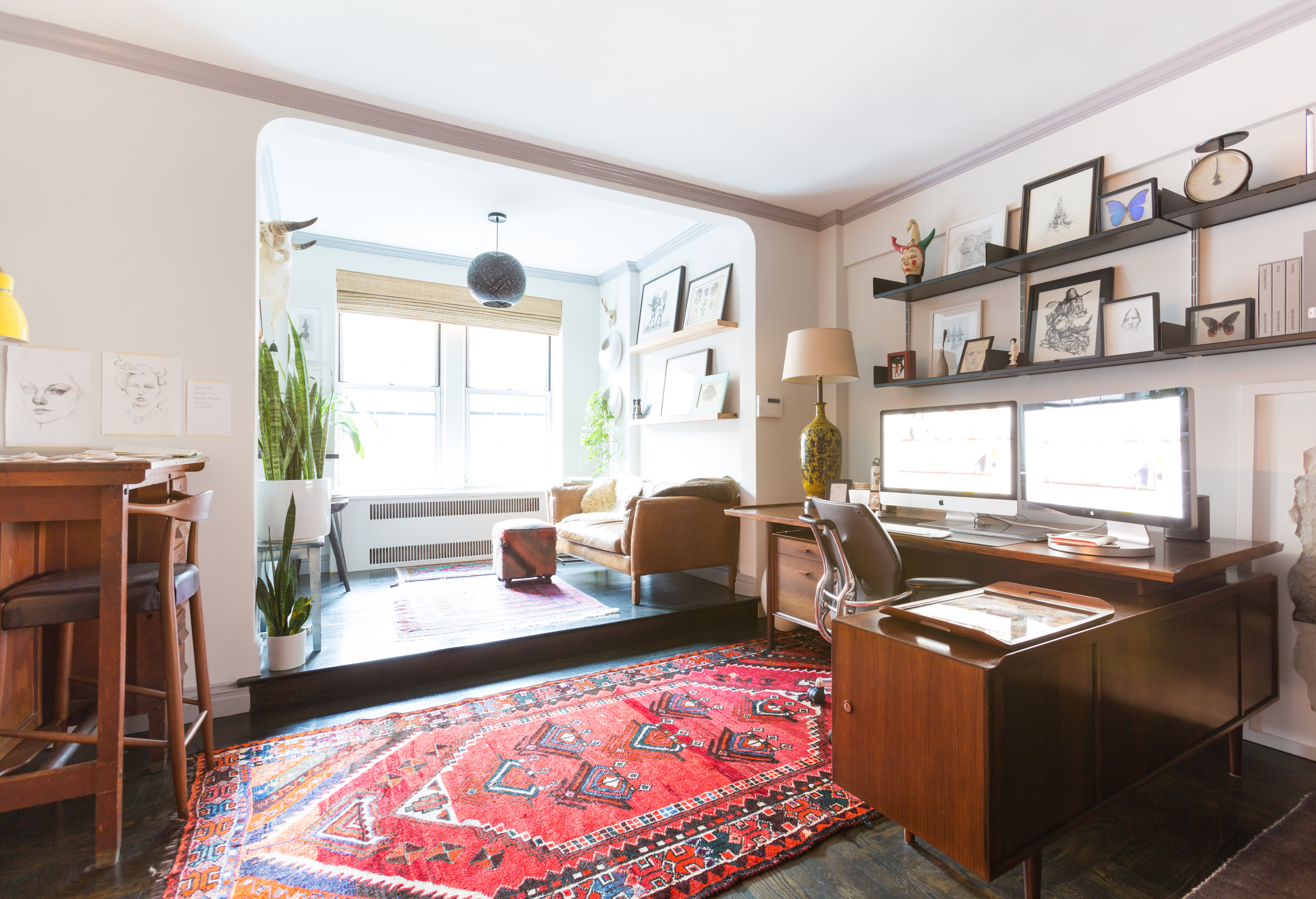 house-tour-an-artist-s-450-square-foot-nyc-studio-apartment-therapy