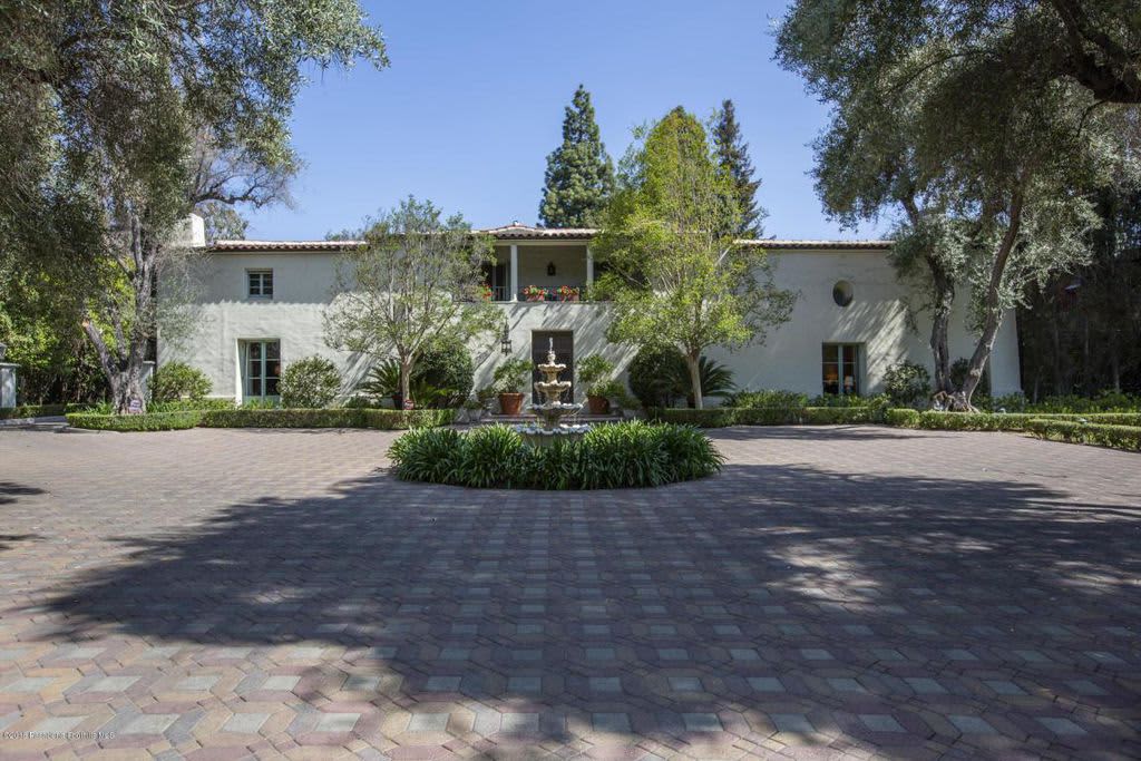 The Holiday House For Sale Photos Los Angeles Apartment Therapy