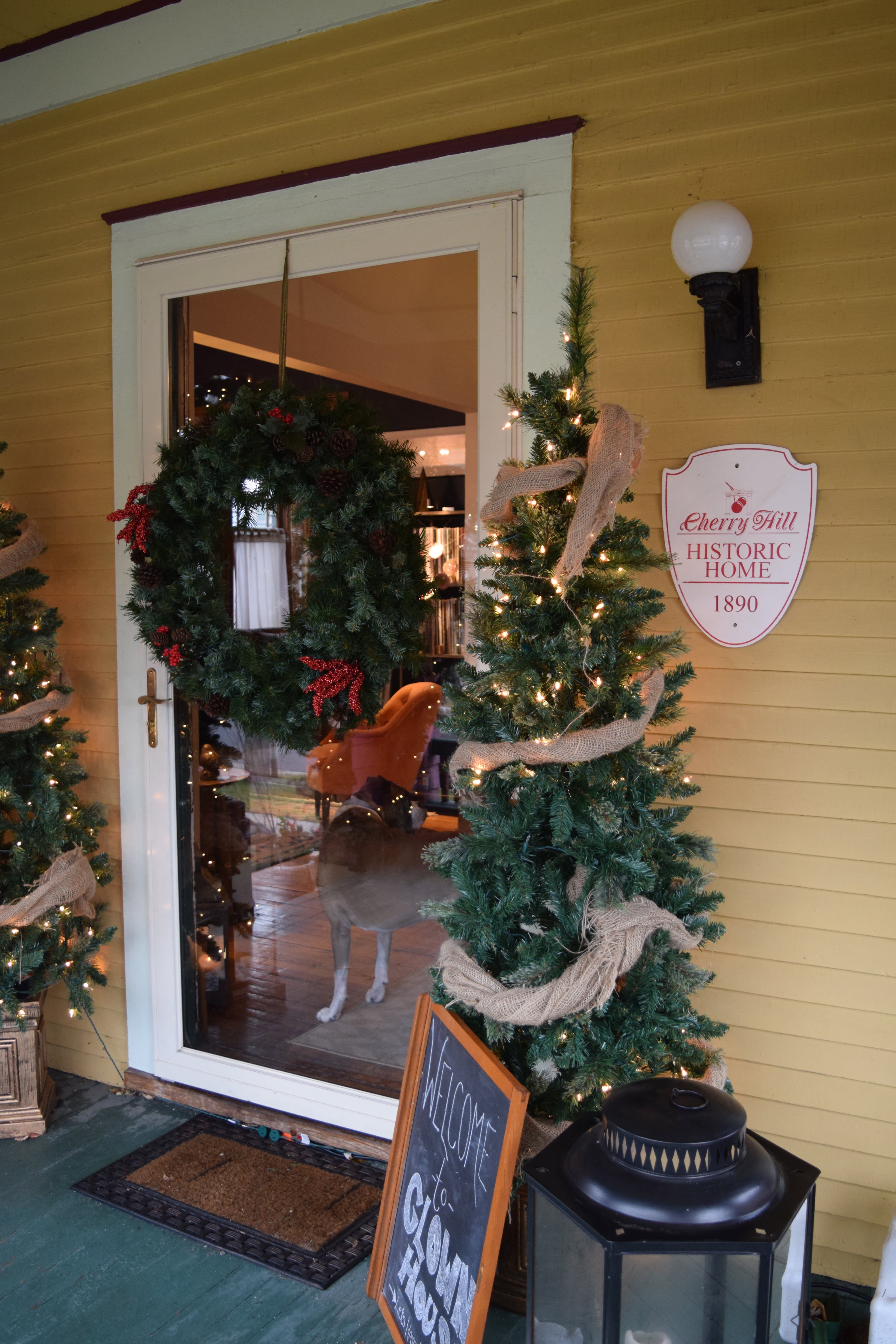 Meagen & Mike’s Cherry Hill Victorian Decorated for the Holidays ...