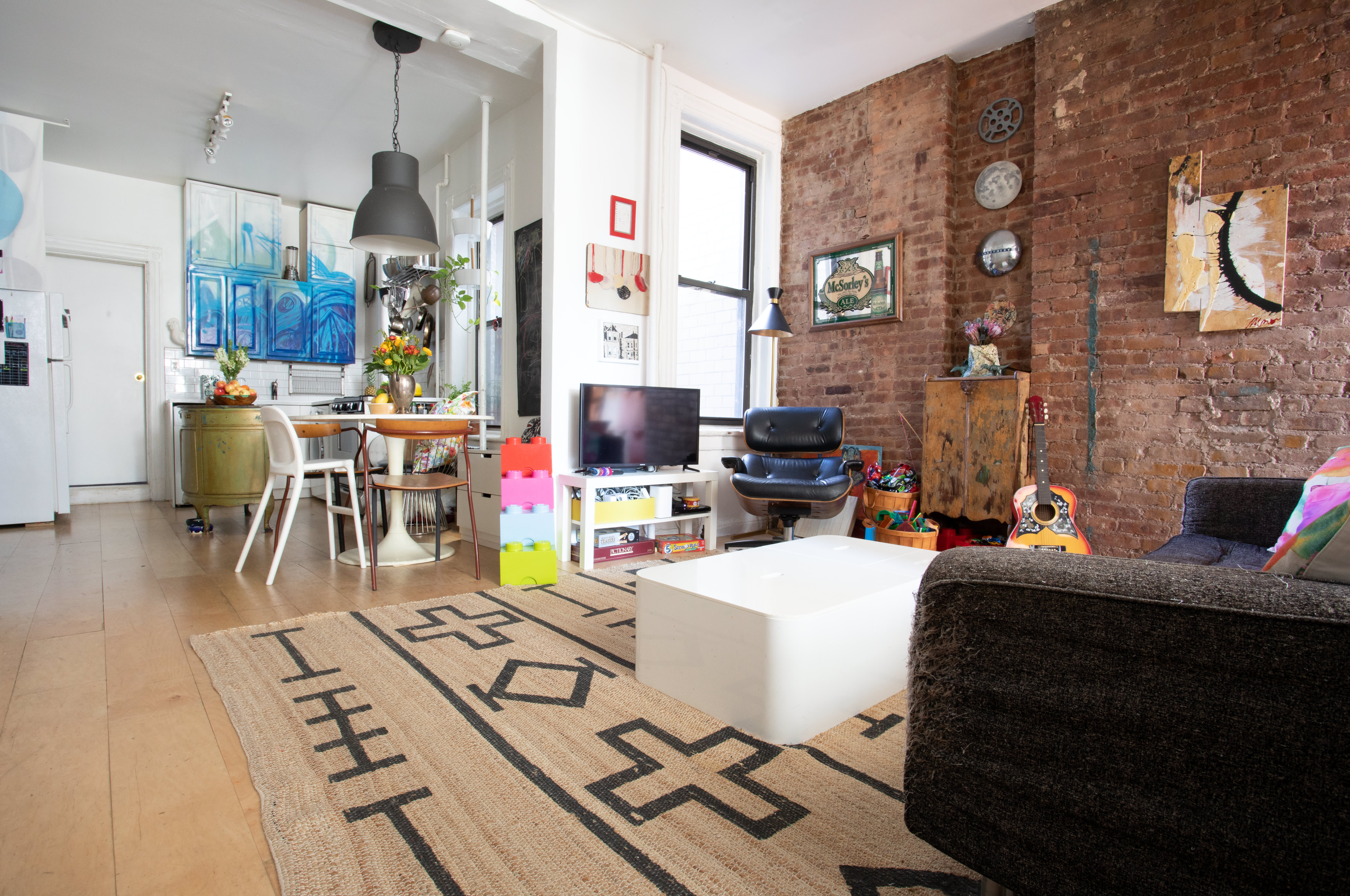 this-500-square-foot-boston-studio-apartment-is-incredibly-chic