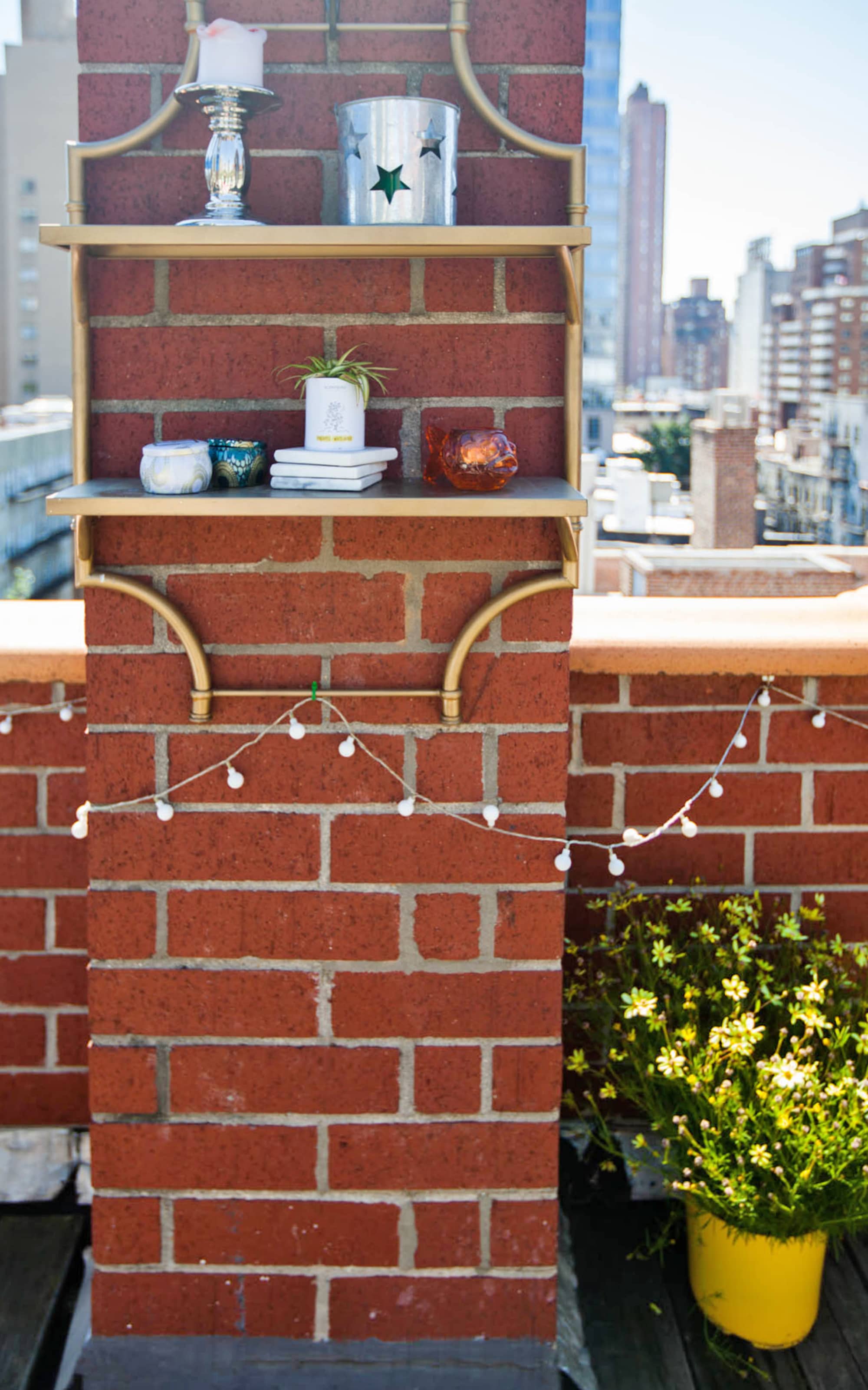 Bustle Beauty Editor Olivia Muenter's NYC Home Apartment Therapy