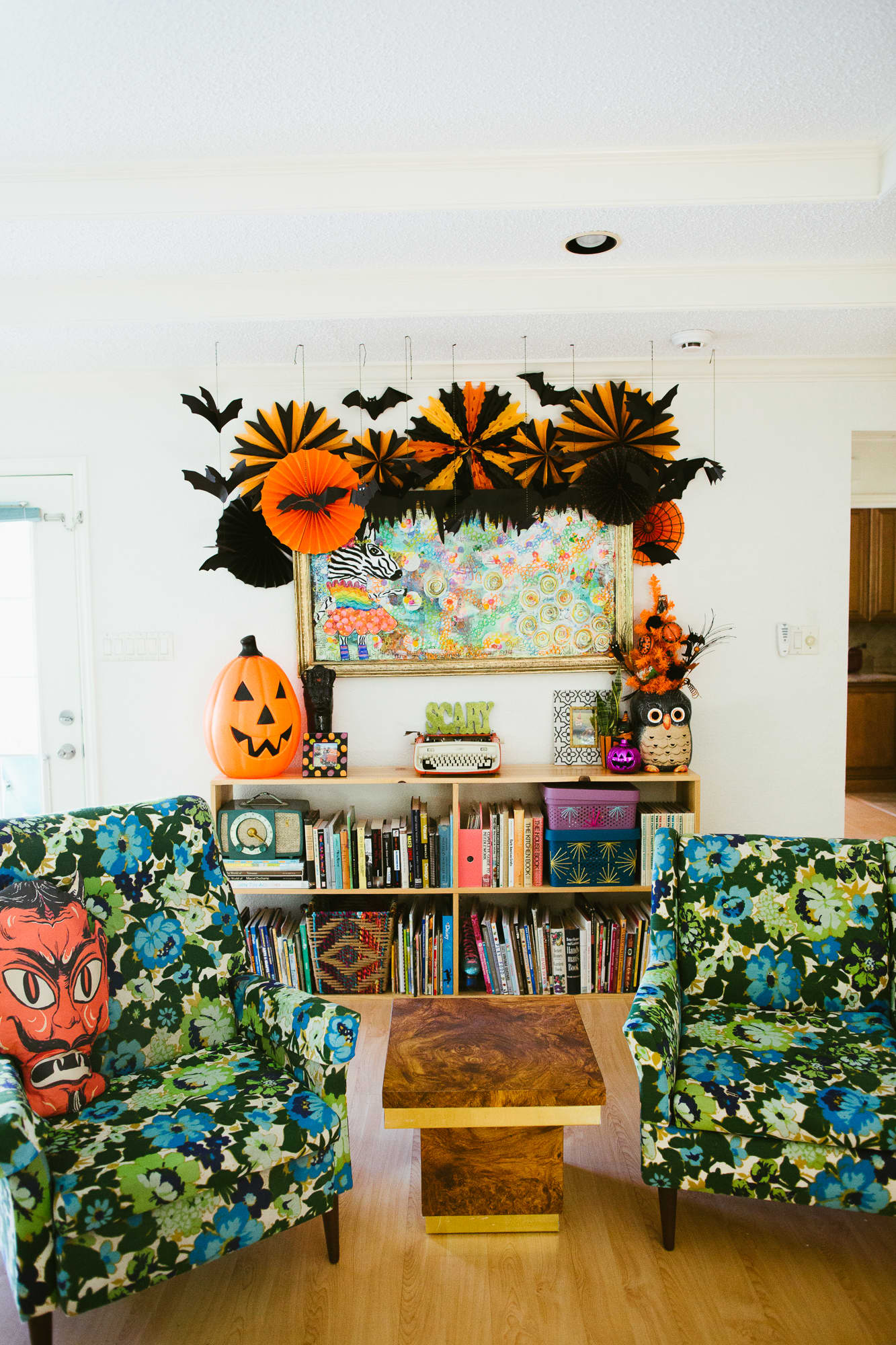 House Tour A Walltowall Halloween Decorated House Apartment Therapy