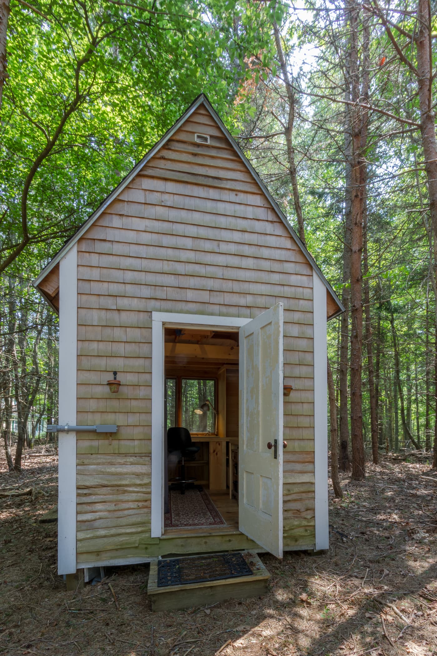 A One of a Kind House in Maine is On the Market Apartment Therapy