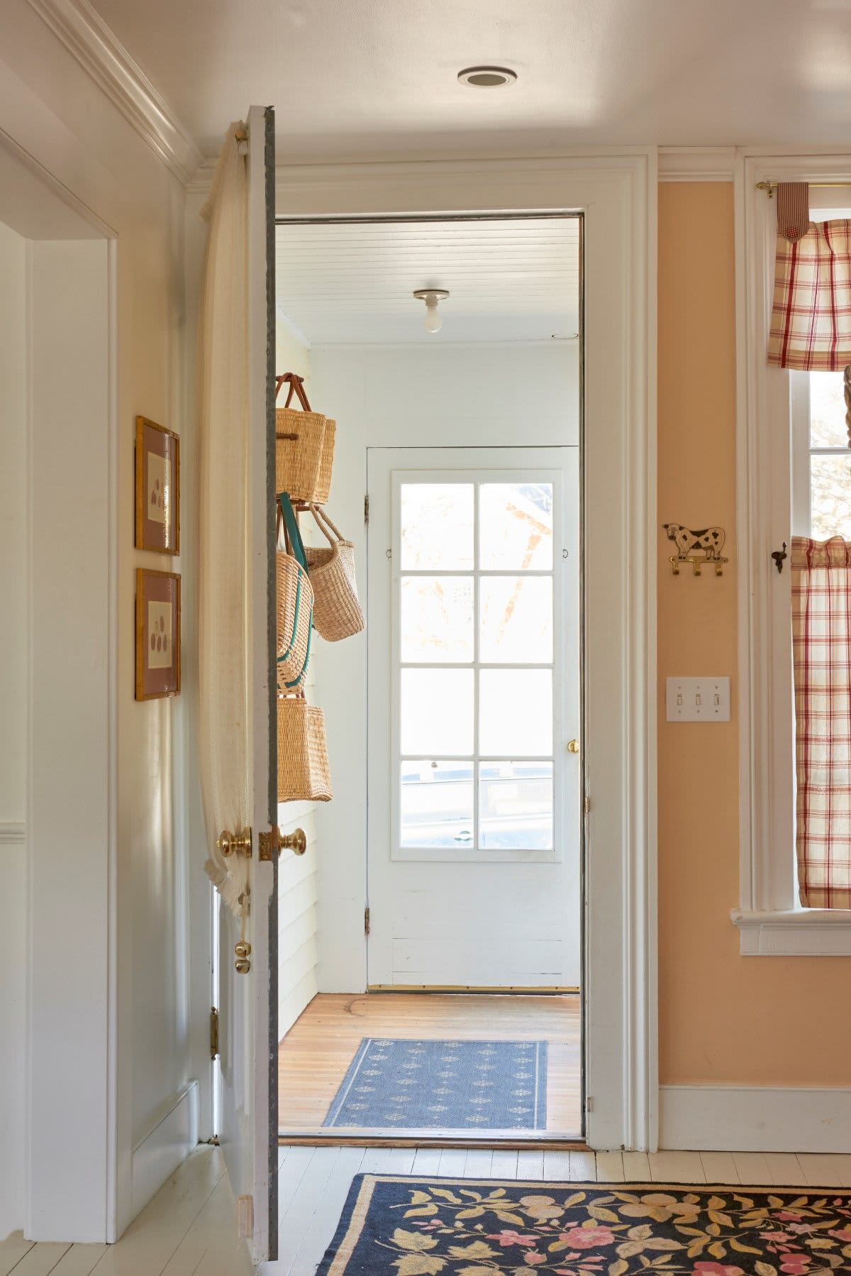 1 Main St, Sharon, CT Apartment Therapy