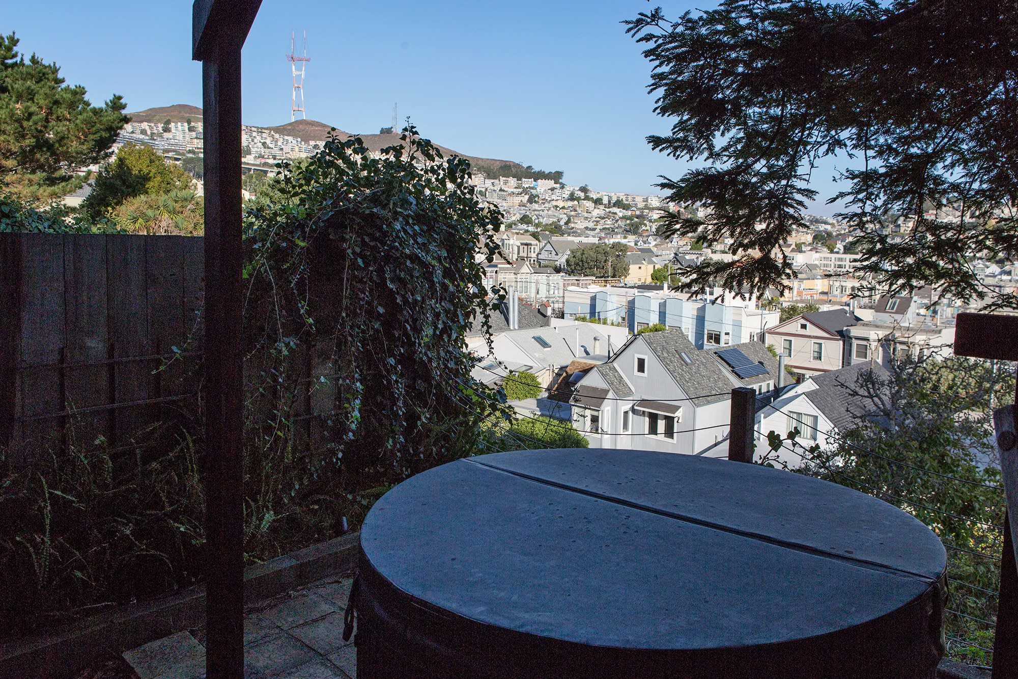 Alex’s “Properly” Noe Valley Home Apartment Therapy