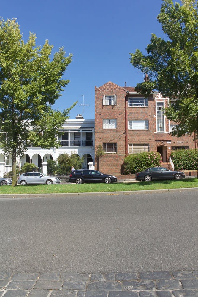 House Tour A 1940s Art Deco Apartment in Australia Apartment Therapy