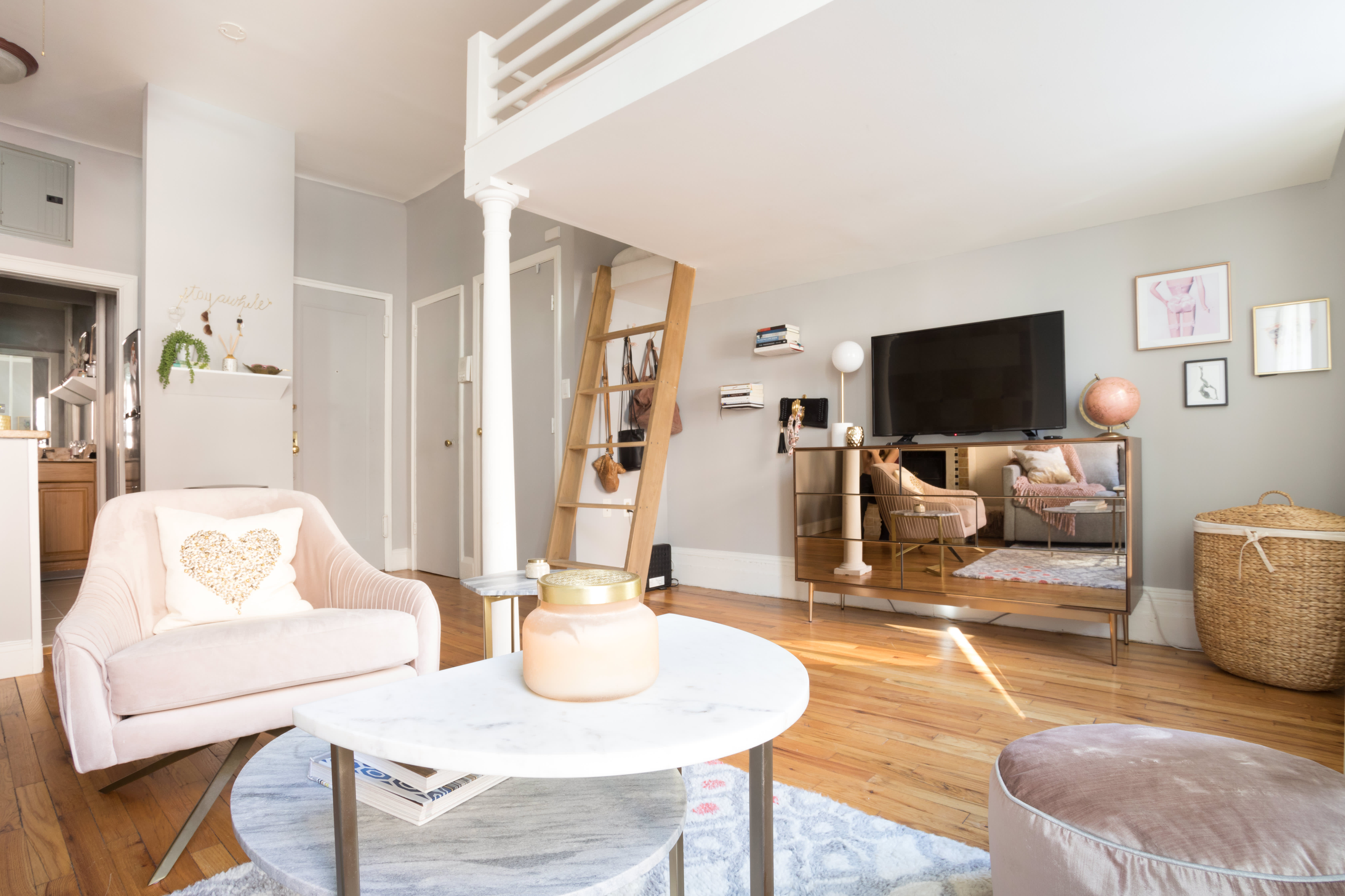 house-tour-a-cute-325-square-foot-nyc-studio-apartment-therapy