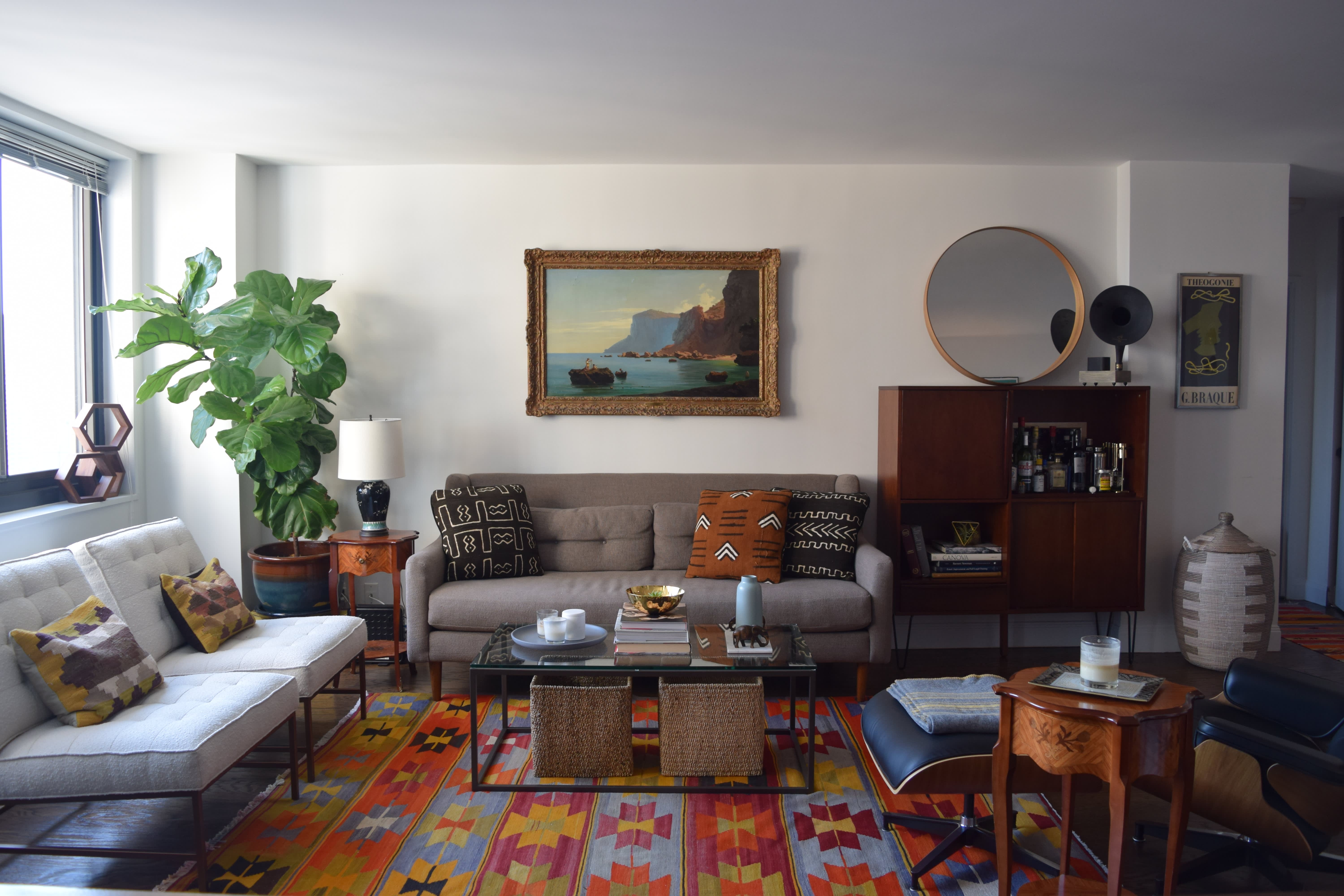 An Art Historian’s New York Apartment Filled With “Bookish Warmth ...