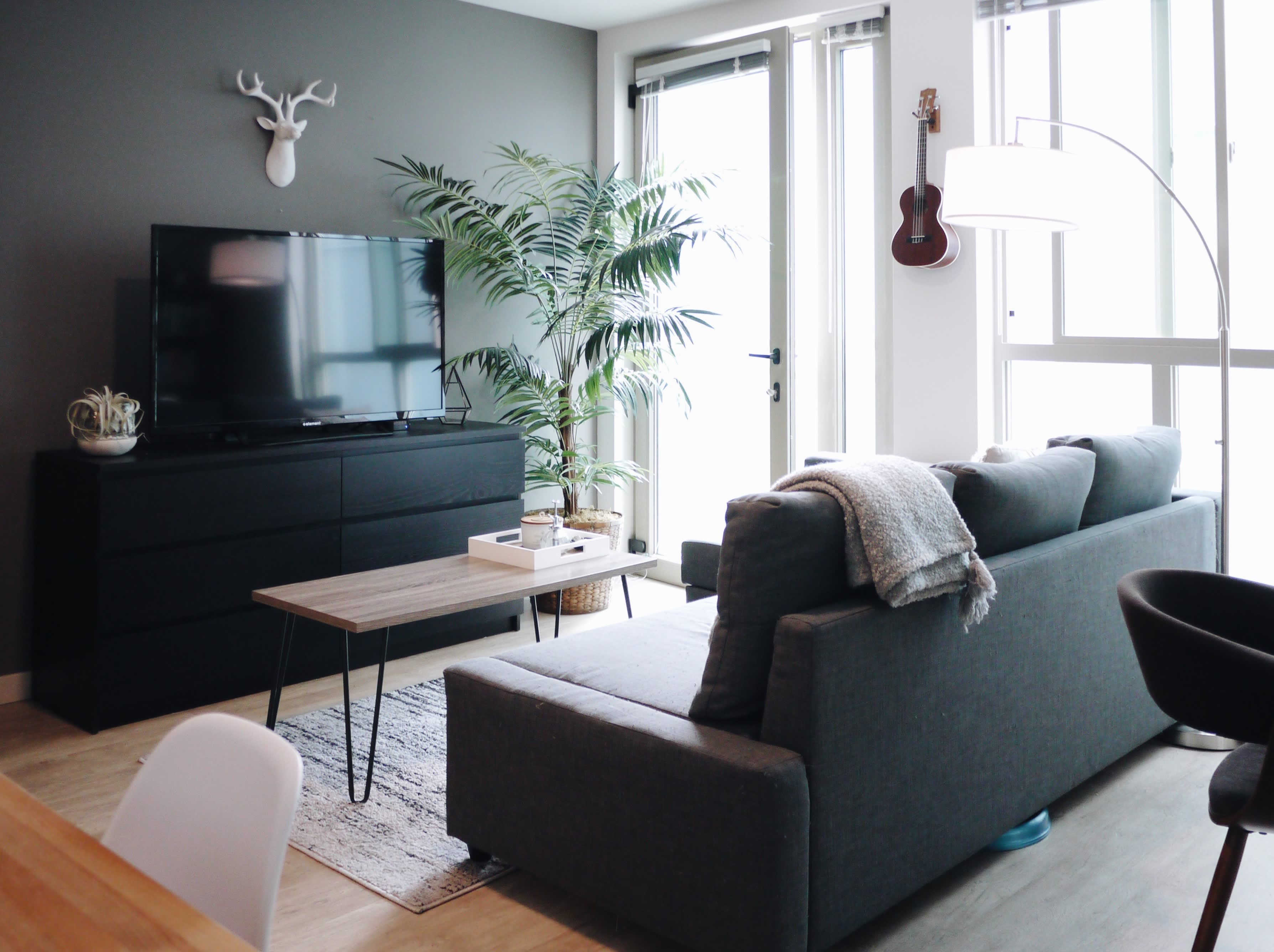 An Open & Crisp Seattle Studio Apartment for Two | Apartment Therapy